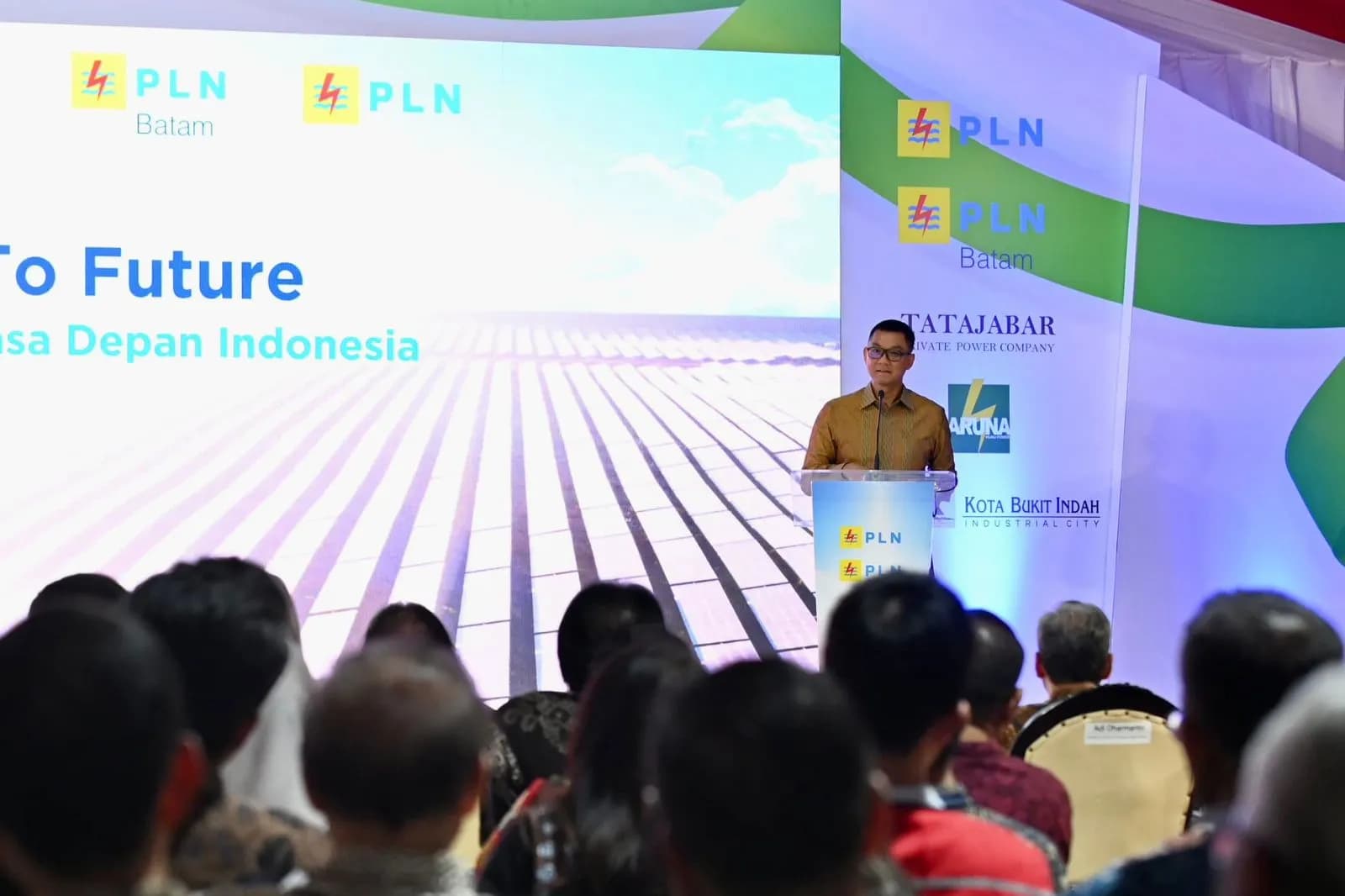PLN-AHP Officially Operates 100 MWp Ground-Mounted Solar Power Plant in KBI Purwakarta Industrial Area, the Largest in Indonesia!
